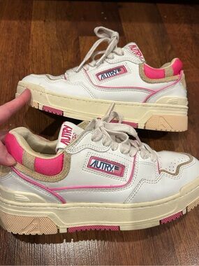 Autry CLC Low Sneakers in White Powder Pink
Women's Size EUR 37 US 7 Leather